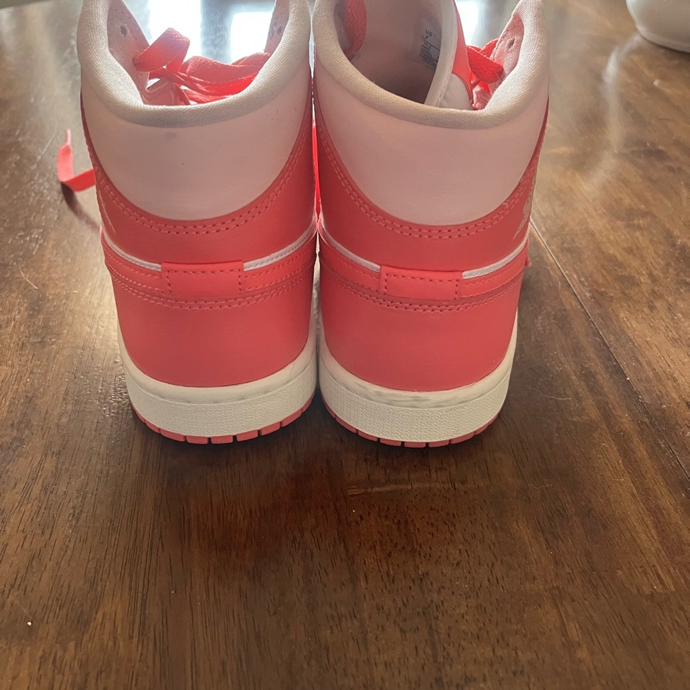 Nike Jordan’s - Picture 4 of 5